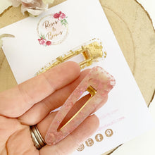 Load image into Gallery viewer, Pink and gold leaf resin hair clip set
