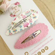 Load image into Gallery viewer, Christmas Nutcracker Large scalloped snap clip set
