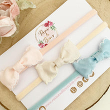 Load image into Gallery viewer, Baby headband set - scalloped ribbon bow headband set
