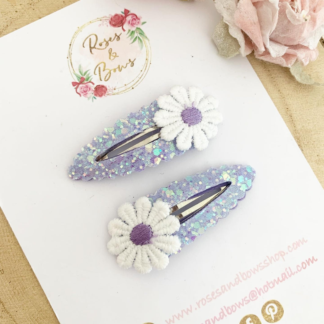 Purple daisy snap clips set