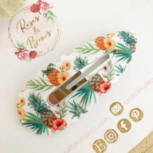 Load image into Gallery viewer, Pineapple large snap scalloped clip
