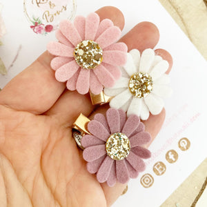 Pink Daisy alligator clip set