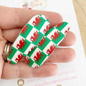 Welsh flag St David’s Day snap clips set