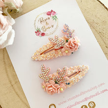 Load image into Gallery viewer, Dainty Blush Reindeer Snap Clip
