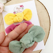 Load image into Gallery viewer, Bright cord corduroy alligator clip set x3 clips
