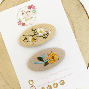 Embroidered flower snap clip set