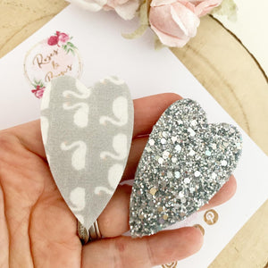 Grey swan heart glitter scalloped snap clip set