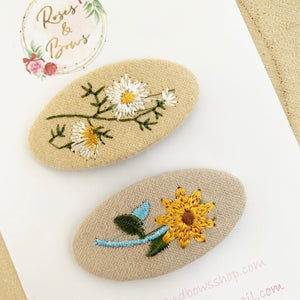 Embroidered flower snap clip set