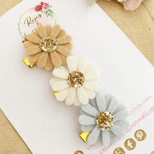 Neutral Daisy alligator clip set