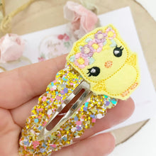 Load image into Gallery viewer, Easter Chick Glitter and Felt large snap clip
