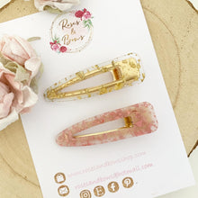 Load image into Gallery viewer, Pink and gold leaf resin hair clip set
