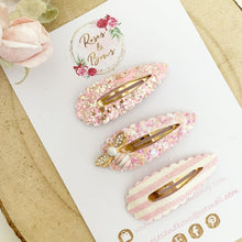 Load image into Gallery viewer, Pink and gold bee scalloped snap clip set
