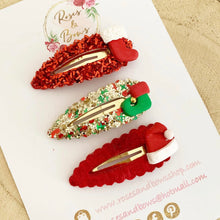 Load image into Gallery viewer, Christmas clothes scalloped snap clip set
