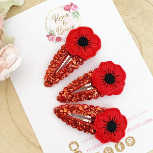 Poppy scalloped snap clip