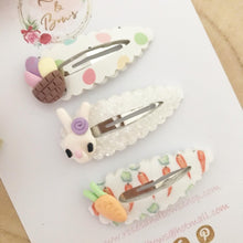 Load image into Gallery viewer, Easter scalloped snap clip set
