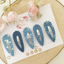 Load image into Gallery viewer, Blue denim scalloped snap clip set
