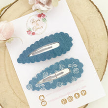 Load image into Gallery viewer, Light Denim Large scalloped snap clip set
