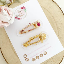 Load image into Gallery viewer, Flower petal and gold leaf resin hair clip set
