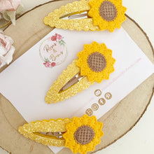 Load image into Gallery viewer, Sunflower large glitter snap clip
