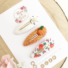 Load image into Gallery viewer, Pumpkin glitter scalloped snap clip set
