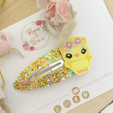 Load image into Gallery viewer, Easter Chick Glitter and Felt large snap clip
